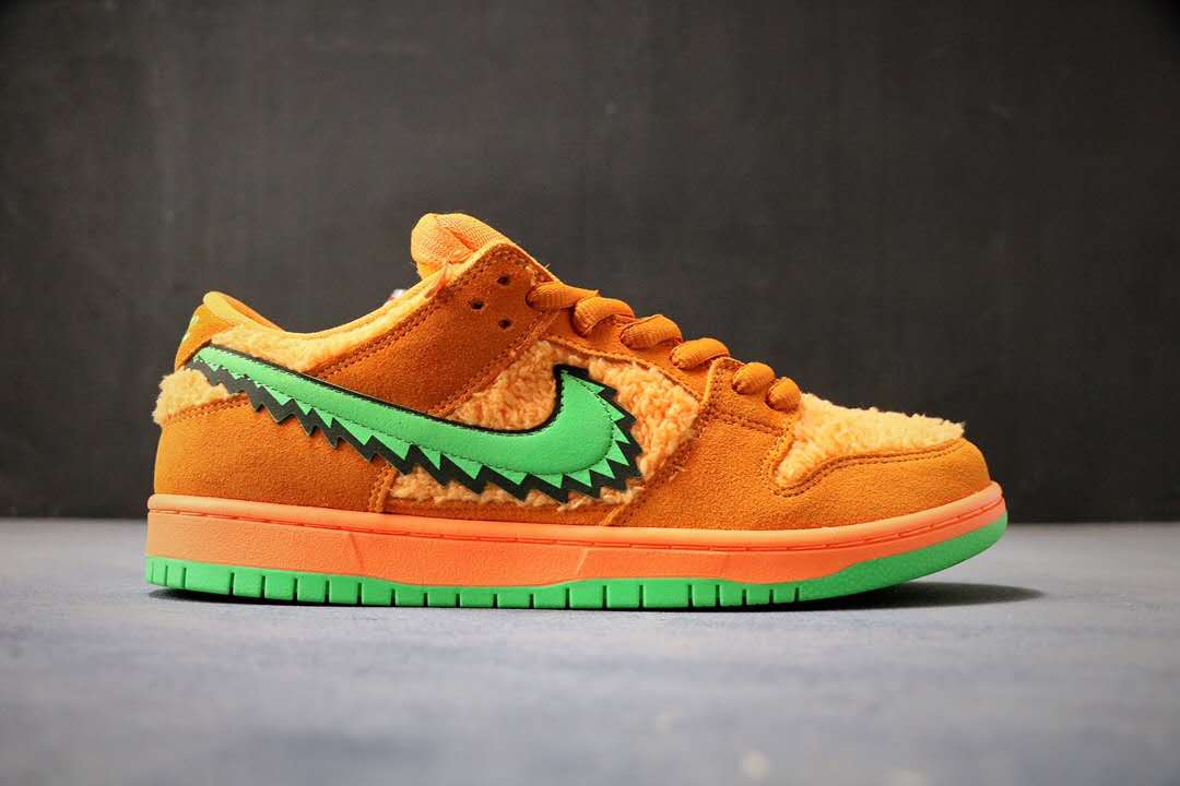 小熊 “熊毛”NIKE SB DUNK LOW PRO QS CJ5378-800 